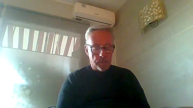 Snapshot of tuggy59 chatting on 27, 11, 2025 tuggy59 online show from 27, 11, 2025