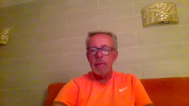 Snapshot of tuggy59 chatting on 30, 11, 2025 tuggy59 online show from 30, 11, 2025