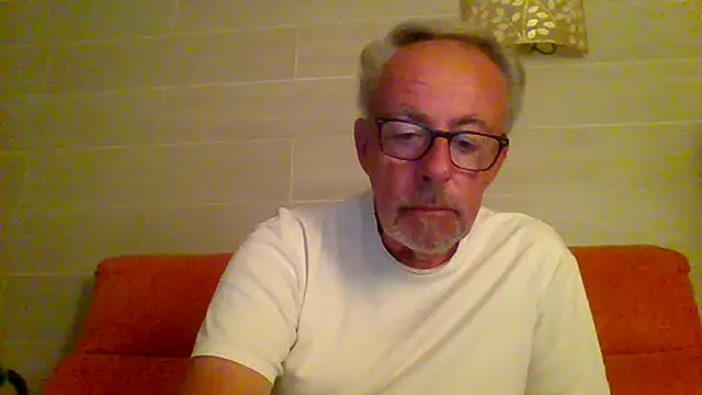 Snapshot of tuggy59 chatting on 5, 12, 2025 tuggy59 online show from 5, 12, 2025