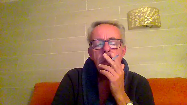 Snapshot of tuggy59 chatting on 16, 12, 2025 tuggy59 online show from 16, 12, 2025