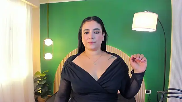 Snapshot of taylor_bennet chatting on 11, 11, 2025 taylor bennet online show from 11, 11, 2025