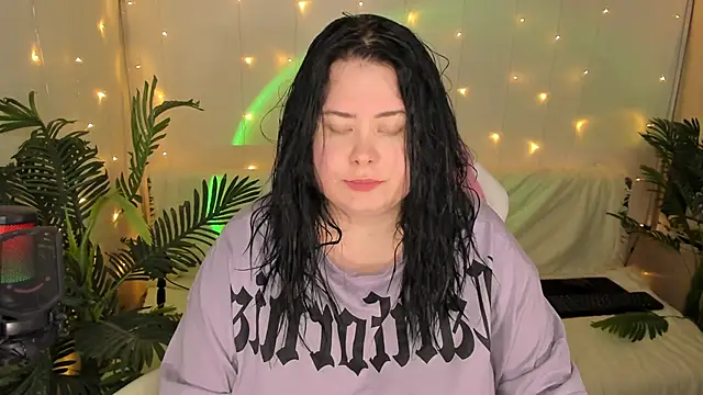 Snapshot of Akemi_BBW chatting on 3, 1, 2025 Akemi BBW online show from 3, 1, 2025