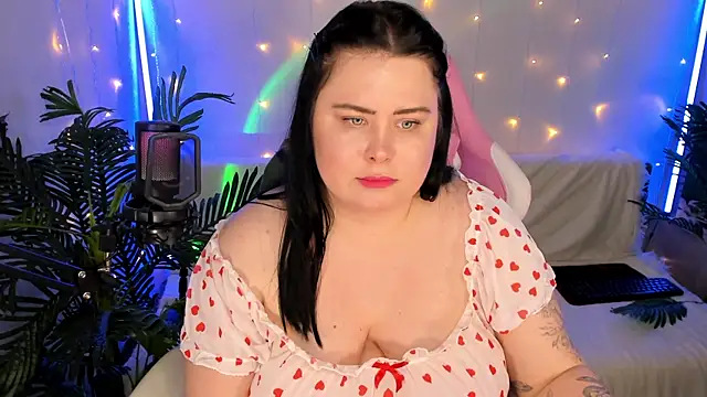 Snapshot of Akemi_BBW chatting on 7, 1, 2025 Akemi BBW online show from 7, 1, 2025