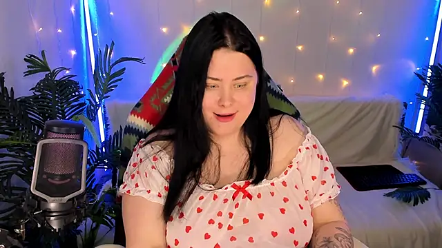 Snapshot of Akemi_BBW chatting on 7, 1, 2025 Akemi BBW online show from 7, 1, 2025