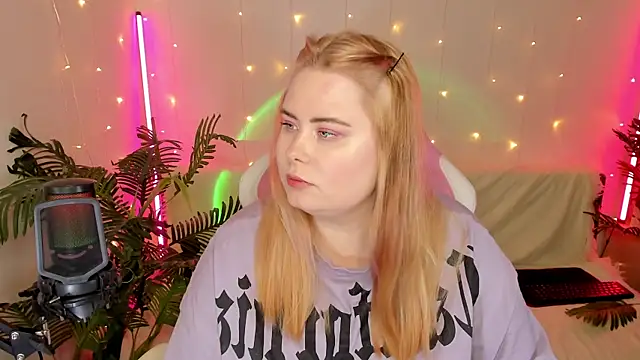 Snapshot of Akemi_BBW chatting on 14, 1, 2025 Akemi BBW online show from 14, 1, 2025