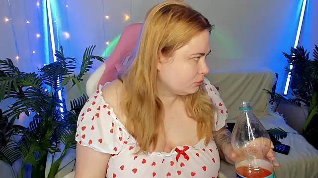 Snapshot of Akemi_BBW chatting on 25, 1, 2025 Akemi BBW online show from 25, 1, 2025