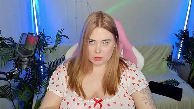 Snapshot of Akemi_BBW chatting on 31, 1, 2025 Akemi BBW online show from 31, 1, 2025