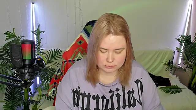 Snapshot of Akemi_BBW chatting on 10, 2, 2025 Akemi BBW online show from 10, 2, 2025