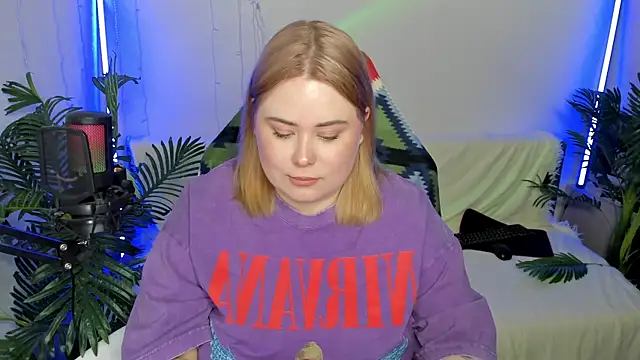 Snapshot of Akemi_BBW chatting on 11, 2, 2025 Akemi BBW online show from 11, 2, 2025