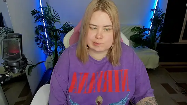 Snapshot of Akemi_BBW chatting on 16, 2, 2025 Akemi BBW online show from 16, 2, 2025