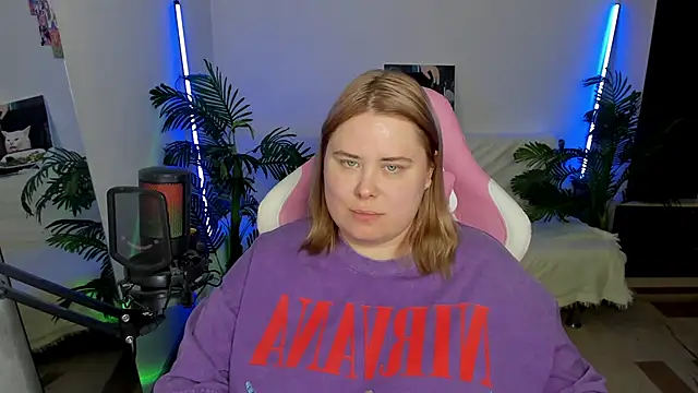 Snapshot of Akemi_BBW chatting on 17, 2, 2025 Akemi BBW online show from 17, 2, 2025