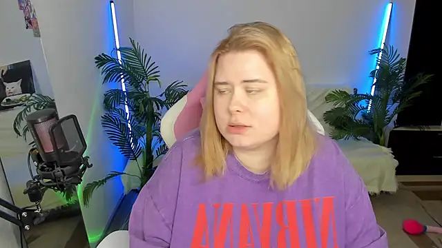 Snapshot of Akemi_BBW chatting on 19, 2, 2025 Akemi BBW online show from 19, 2, 2025