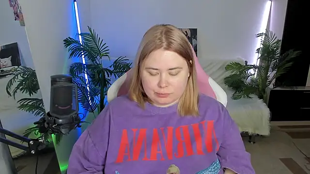 Snapshot of Akemi_BBW chatting on 24, 2, 2025 Akemi BBW online show from 24, 2, 2025