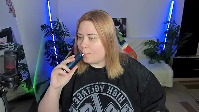 Snapshot of Akemi_BBW chatting on 25, 2, 2025 Akemi BBW online show from 25, 2, 2025