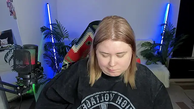 Snapshot of Akemi_BBW chatting on 25, 2, 2025 Akemi BBW online show from 25, 2, 2025