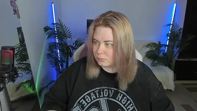 Snapshot of Akemi_BBW chatting on 28, 2, 2025 Akemi BBW online show from 28, 2, 2025