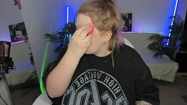 Snapshot of Akemi_BBW chatting on 7, 3, 2025 Akemi BBW online show from 7, 3, 2025