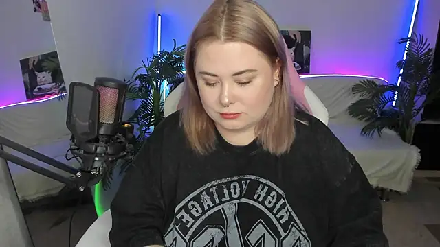 Snapshot of Akemi_BBW chatting on 7, 3, 2025 Akemi BBW online show from 7, 3, 2025