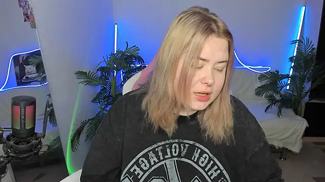 Snapshot of Akemi_BBW chatting on 14, 3, 2025 Akemi BBW online show from 14, 3, 2025