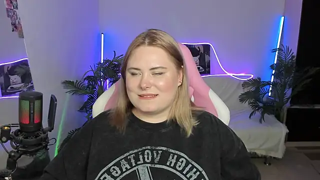 Snapshot of Akemi_BBW chatting on 14, 3, 2025 Akemi BBW online show from 14, 3, 2025