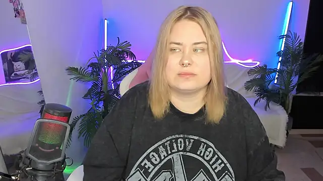 Snapshot of Akemi_BBW chatting on 15, 3, 2025 Akemi BBW online show from 15, 3, 2025