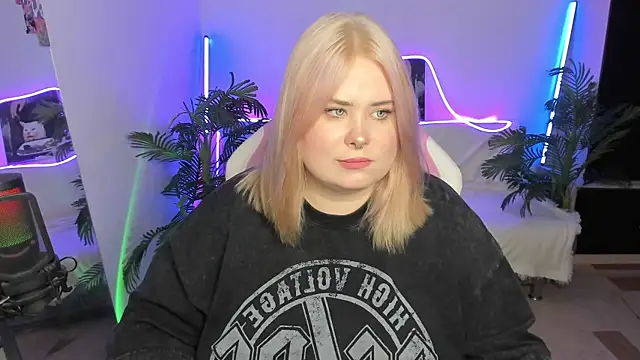 Snapshot of Akemi_BBW chatting on 17, 3, 2025 Akemi BBW online show from 17, 3, 2025