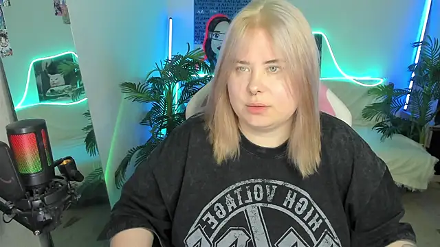 Snapshot of Akemi_BBW chatting on 18, 3, 2025 Akemi BBW online show from 18, 3, 2025