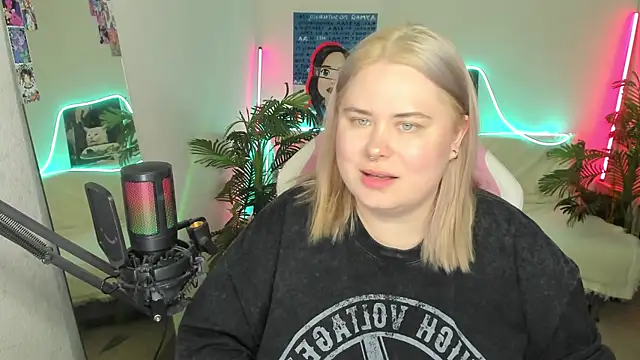 Snapshot of Akemi_BBW chatting on 19, 3, 2025 Akemi BBW online show from 19, 3, 2025