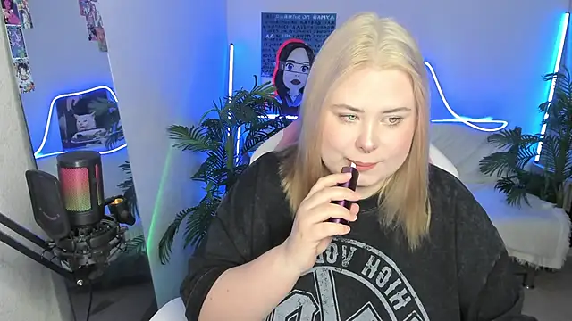 Snapshot of Akemi_BBW chatting on 20, 3, 2025 Akemi BBW online show from 20, 3, 2025