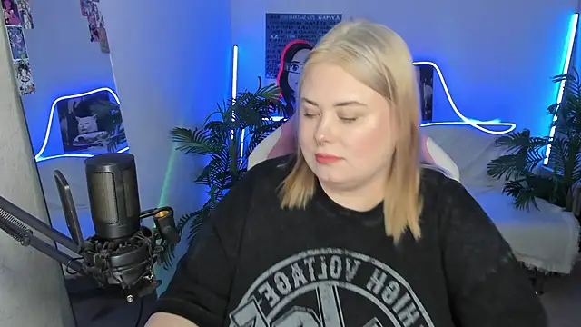 Snapshot of Akemi_BBW chatting on 20, 3, 2025 Akemi BBW online show from 20, 3, 2025