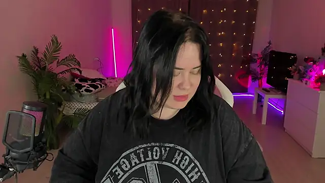 Snapshot of Akemi_BBW chatting on 8, 9, 2025 Akemi BBW online show from 8, 9, 2025