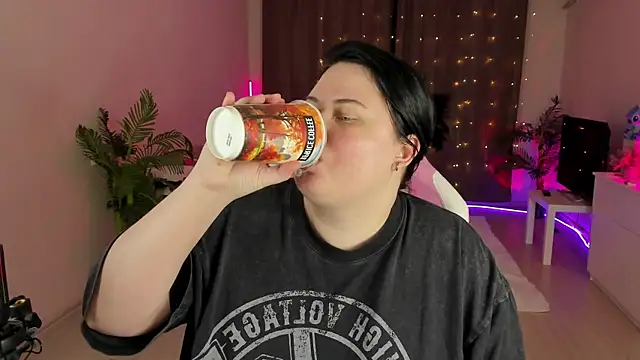 Snapshot of Akemi_BBW chatting on 19, 9, 2025 Akemi BBW online show from 19, 9, 2025