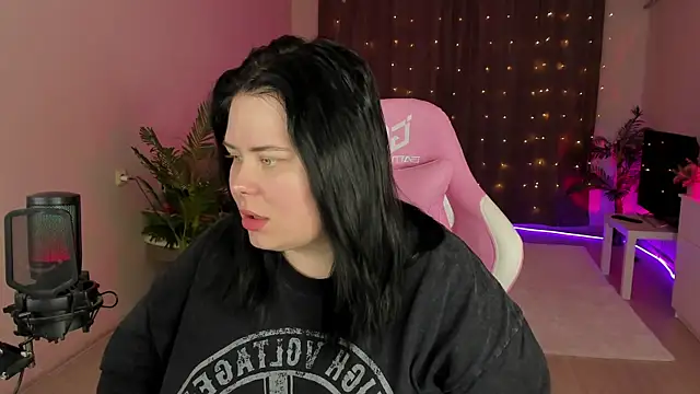 Snapshot of Akemi_BBW chatting on 23, 9, 2025 Akemi BBW online show from 23, 9, 2025