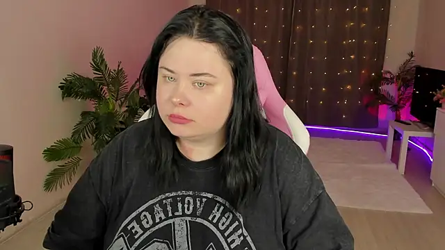 Snapshot of Akemi_BBW chatting on 25, 9, 2025 Akemi BBW online show from 25, 9, 2025