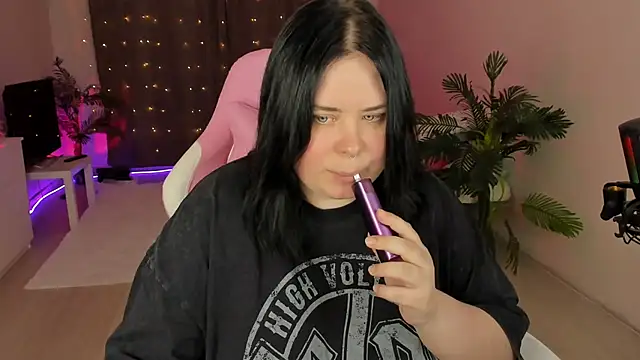 Snapshot of Akemi_BBW chatting on 6, 10, 2025 Akemi BBW online show from 6, 10, 2025