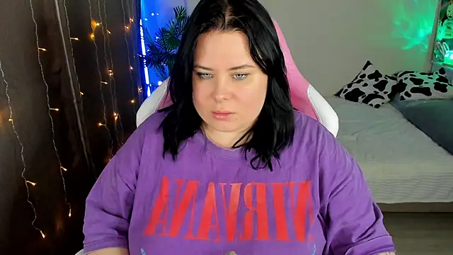 Snapshot of Akemi_BBW chatting on 29, 10, 2025 Akemi BBW online show from 29, 10, 2025