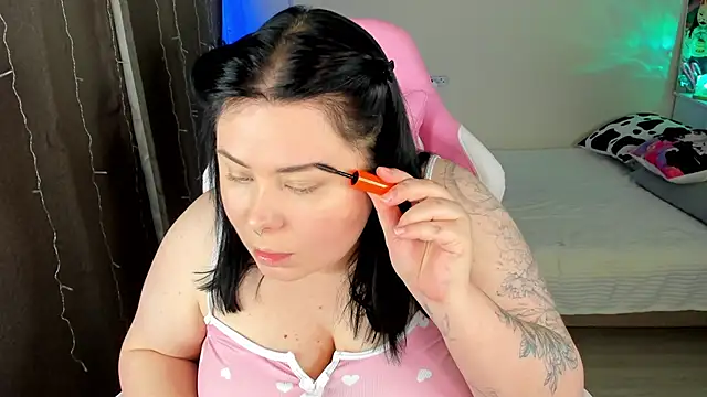 Snapshot of Akemi_BBW chatting on 30, 10, 2025 Akemi BBW online show from 30, 10, 2025