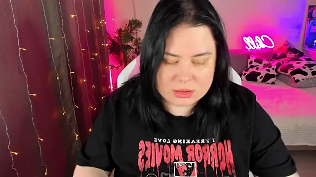 Snapshot of Akemi_BBW chatting on 2, 11, 2025 Akemi BBW online show from 2, 11, 2025