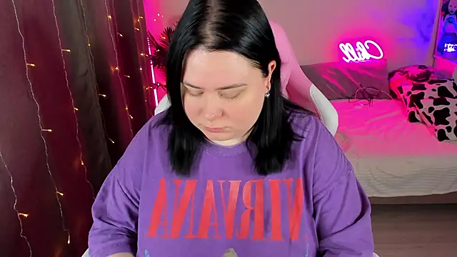 Snapshot of Akemi_BBW chatting on 4, 11, 2025 Akemi BBW online show from 4, 11, 2025