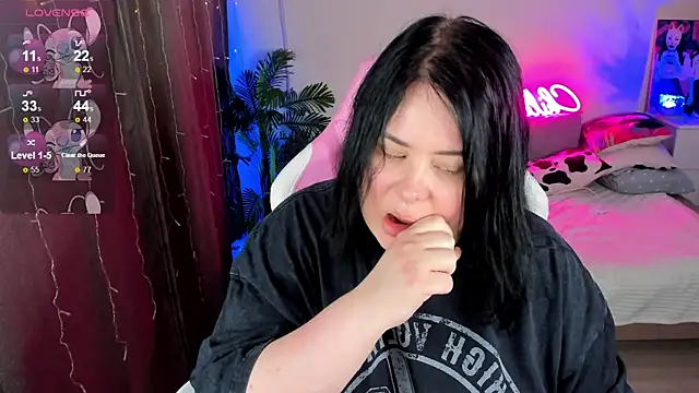 Snapshot of Akemi_BBW chatting on 11, 11, 2025 Akemi BBW online show from 11, 11, 2025