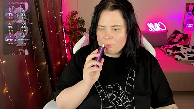 Snapshot of Akemi_BBW chatting on 17, 11, 2025 Akemi BBW online show from 17, 11, 2025