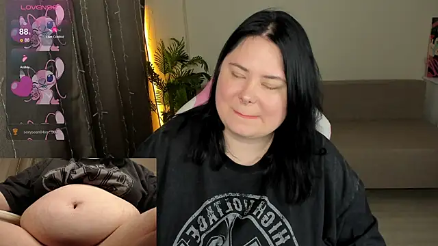 Snapshot of Akemi_BBW chatting on 3, 12, 2025 Akemi BBW online show from 3, 12, 2025