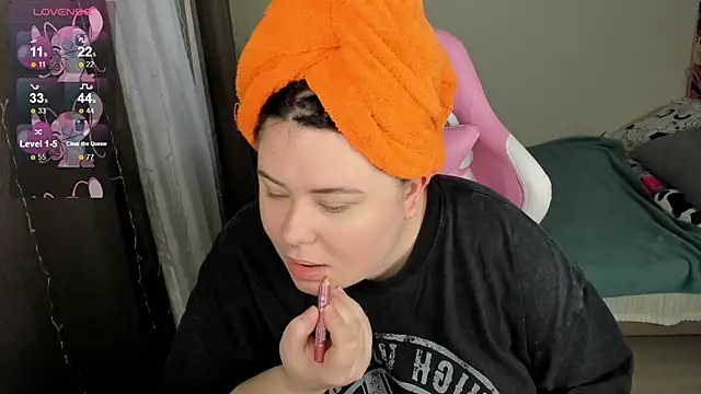 Snapshot of Akemi_BBW chatting on 5, 12, 2025 Akemi BBW online show from 5, 12, 2025