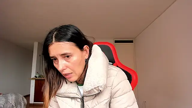 zoe jeane beker online show from 27, 2, 2025