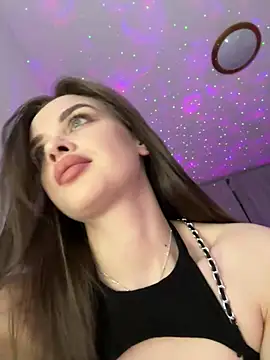 Snapshot of KristenSayles chatting on 4, 3, 2025 KristenSayles online show from 4, 3, 2025