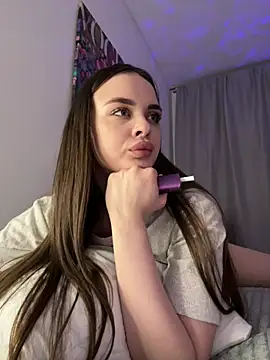 Snapshot of KristenSayles chatting on 7, 3, 2025 KristenSayles online show from 7, 3, 2025