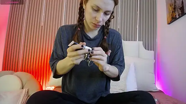 Katy Van online show from 7, 4, 2026