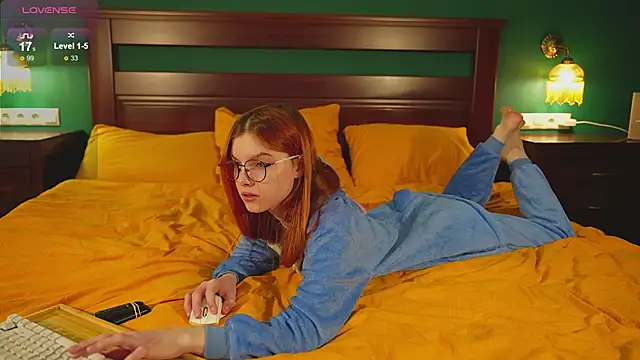 Katy  Ethereal online show from 16, 11, 2025