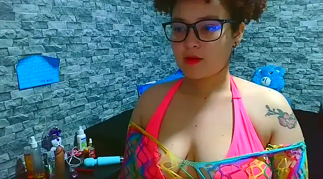 Snapshot of vanellope12 chatting on 20, 12, 2024 vanellope12 online show from 20, 12, 2024