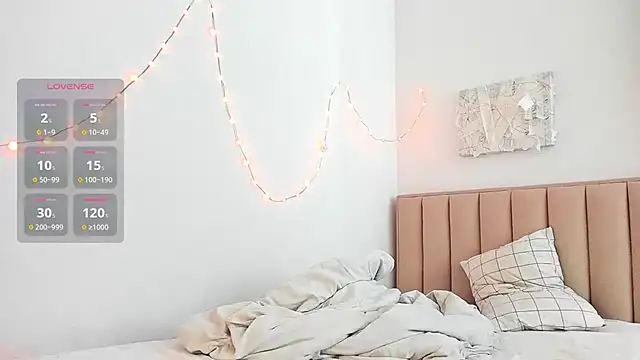 Snapshot of TrES-2b chatting on 18, 2, 2026 TrES-2b online show from 18, 2, 2026